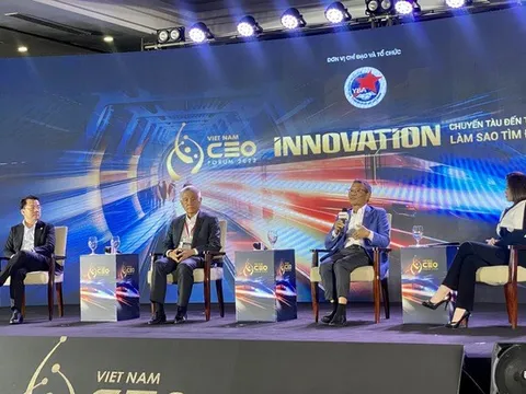 1.000 lãnh đạo Việt tìm vé cho “chuyến tàu” đổi mới tại Vietnam CEO Forum 2023