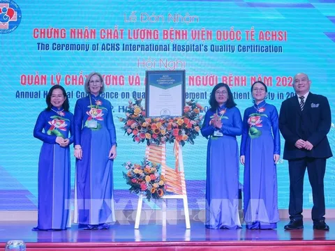 Bệnh viện Hùng Vương đón nhận Chứng nhận chất lượng bệnh viện quốc tế từ Úc