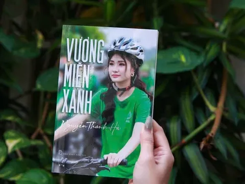 Hoa hậu Môi trường thế giới Nguyễn Thanh Hà ra mắt ấn phẩm" Vương miện xanh"