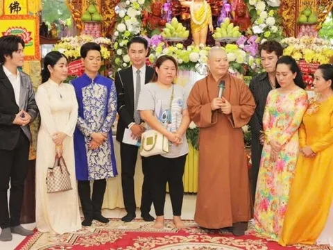 Hồng Phượng và gia đình tổ chức đêm nhạc mừng lễ Phật Đản 2025