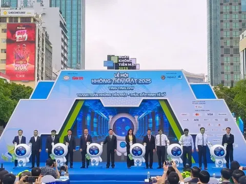 Khai mạc “Lễ hội Không tiền mặt – Ting Ting Day 2025”