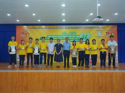 Học sinh Trường THCS Nguyễn Thị Minh Khai (xã Hóc Môn) hào hứng trải nghiệm hướng nghiệp: Khám phá bản thân để chọn đúng nghề tương lai