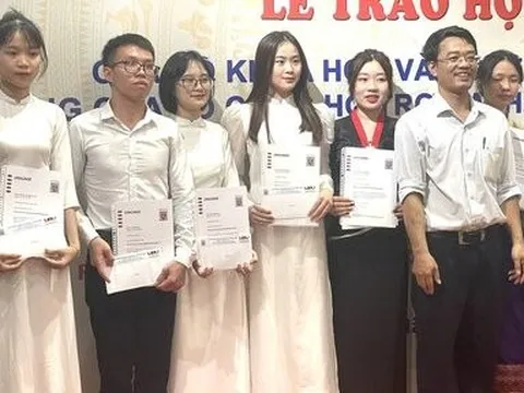 Sinh viện Đại học Hoà Bình xuất sắc nhận học bổng bang Hessen, Đức