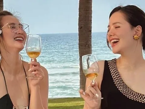 Phanh Lee cùng hội bạn thân khoe dáng khi du lịch