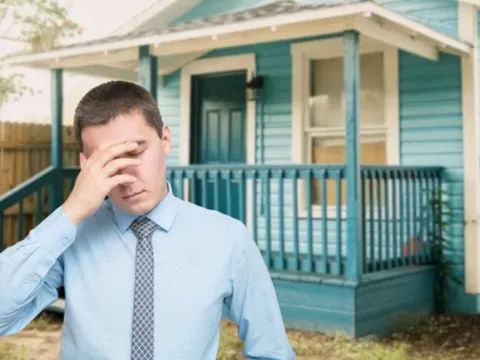 Nhà giàu vỡ mộng khi ôm 6 căn nhà: Tưởng giàu nhanh, ngồi không đếm tiền, cuối cùng phải dốc cạn tiền tiết kiệm rồi trắng tay