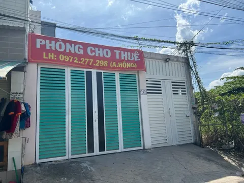 Chủ nhà trọ, người bán buôn khổ sở vì công nhân mất việc