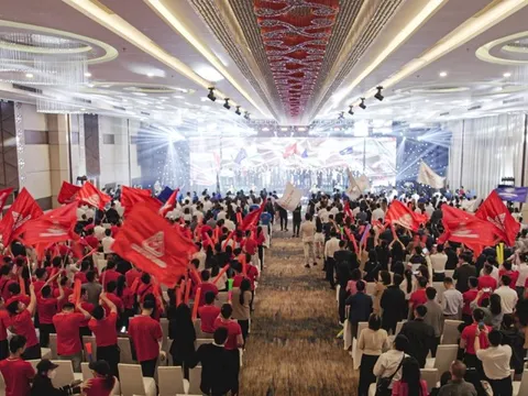 Doanh nghiệp bất động sản rầm rộ làm mới hàng cũ , "vợt khách" cuối năm