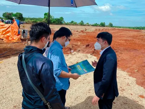 Cận Tết, nhiều người rơi vào trạng thái “tiếp tục chờ đất tăng giá hay chấp nhận bán lỗ để thu hồi vốn”
