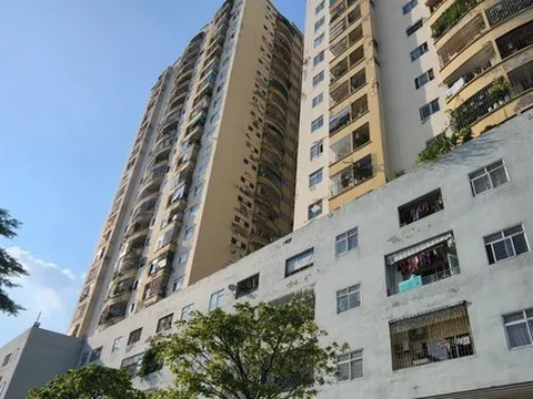 Hoãn xuất cảnh với lãnh đạo doanh nghiệp có dự án 'quên' sổ hồng