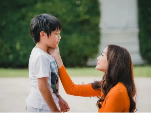 3 năm đi xuất khẩu lao động về, chồng ngã quỵ nghe bé trai hàng xóm gọi vợ là mẹ