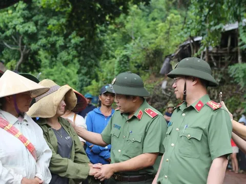 Bộ Công an sẽ xây mới, sửa chữa 1.000 căn nhà ở Nghệ An bị thiệt hại do lũ