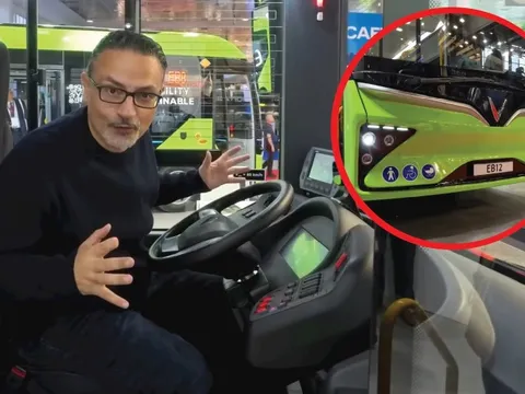 Khách Tây thử xe VinFast chưa bán ở Việt Nam: Kính cửa sổ như của máy bay, giảm xóc hơi, pin đặt trên nóc