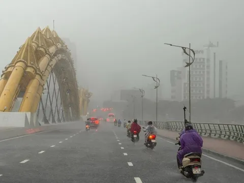 Học sinh ở Đà Nẵng nghỉ học tránh bão số 12