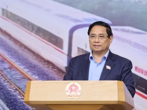 Thủ tướng: Huy động tối đa cán bộ có trình độ làm các dự án đường sắt