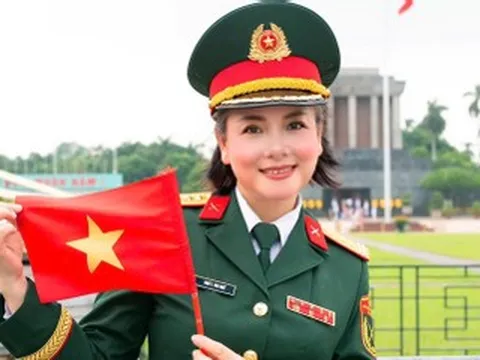 NSND mang hàm Đại tá từng lọt top 10 Người đẹp Hà Nội có cuộc sống giản dị