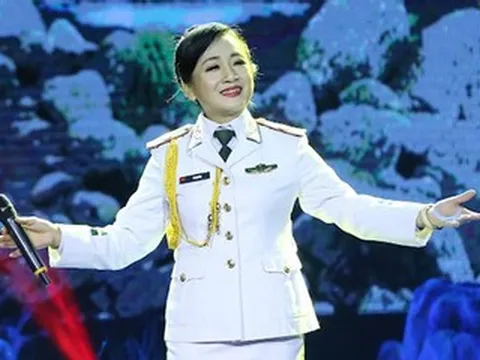 NSND, Đại tá Vi Hoa: Từ cô gái nghèo đi xe thủng lốp đến 'huyền thoại biên phòng'
