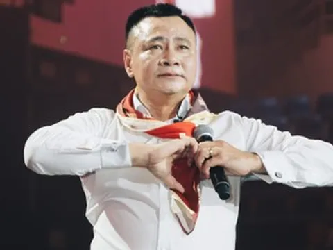 Chuyến bay muộn trong đêm của NSND Tự Long