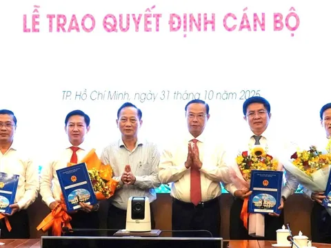 UBND TP HCM điều động, bổ nhiệm nhiều cán bộ lãnh đạo