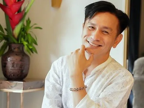 Nam diễn viên chuyên đóng hoàng tử: U50 vẫn ngủ với mẹ, không sợ tuổi già cô quạnh