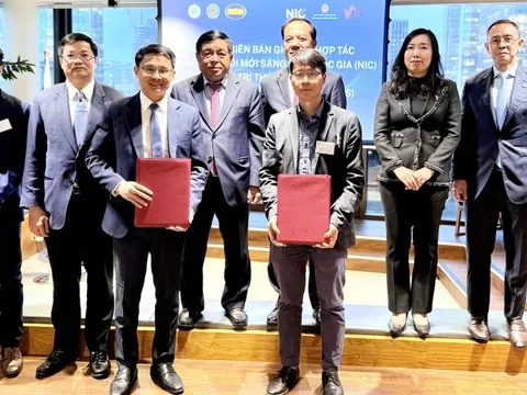 Phó Thủ tướng Nguyễn Chí Dũng: Tập hợp sức mạnh tri thức Việt Nam, xây dựng các dự án KHCN cụ thể