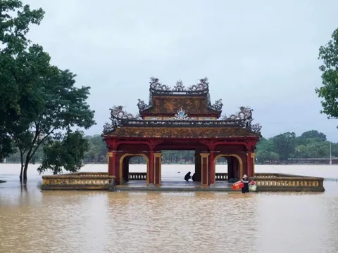 Mưa lũ lịch sử gây nhiều thiệt hại, Bộ GD&ĐT ra công điện