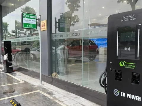 Thêm hãng xe lắp trạm sạc ô tô điện tại Việt Nam
