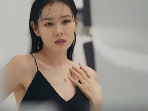 Vóc dáng săn chắc của Son Ye Jin