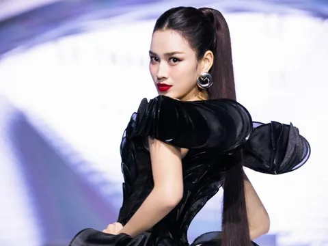 Đỗ Thị Hà tỏa sáng