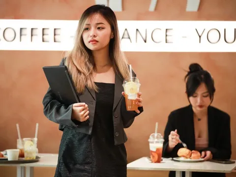 Bữa trưa đối lập của dân văn phòng ở hai khu 'đất vàng' TP.HCM