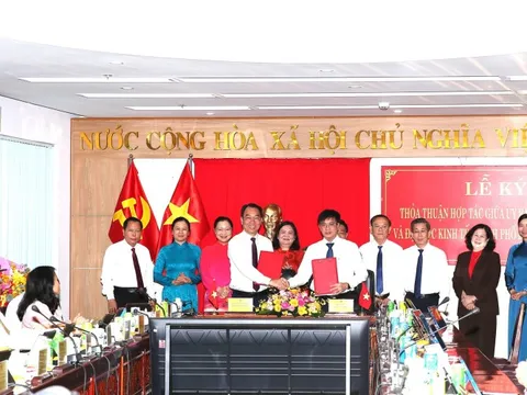 Vĩnh Long 'bắt tay' Đại học Kinh tế TPHCM: Hợp lực tri thức, mở hướng phát triển vùng