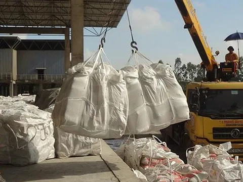 Hàng trăm nghìn tấn hàng của Việt Nam ồ ạt tràn sang Lào với giá đắt đỏ: Thuế xuất khẩu 5%, nước ta là ông trùm khu vực ASEAN