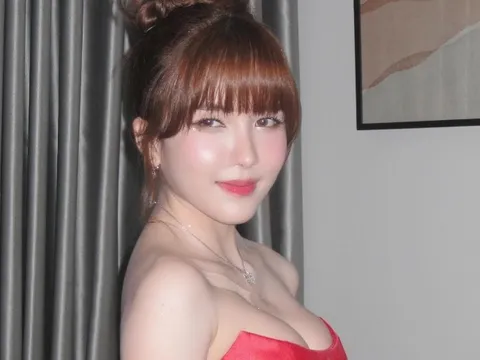 Mặc đầm 3D cúp ngực như Thiều Bảo Trâm