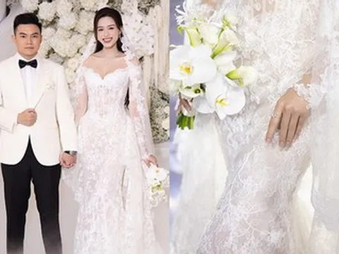 Hoa hậu Đỗ Thị Hà 'dát kim cương' bên chú rể, đám cưới như biển hoa trắng