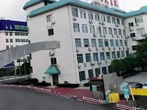 Viện phó đã có gia đình và phó chủ nhiệm khoa lộ clip riêng tư gây chấn động