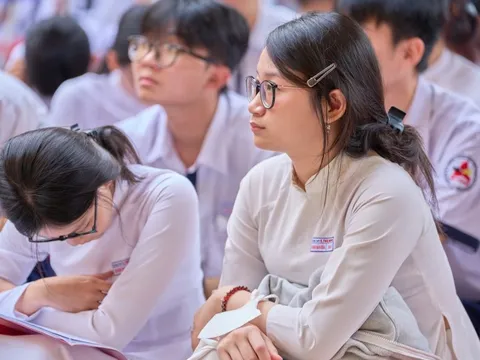 Người trẻ ‘quan hệ trước, tìm hiểu sau’, chuyên gia cảnh báo