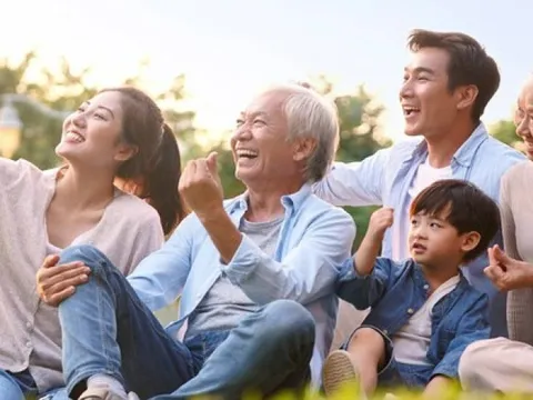 Về già, người có hậu vận tốt thường có 4 đặc điểm này: Có được 1 điều cũng đủ hạnh phúc