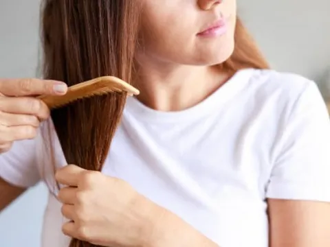 Cách chọn lược chải tóc giúp giảm gãy rụng, làm tóc chắc khỏe