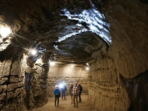 Vi sinh vật 'mắc kẹt' 40.000 năm dưới lớp băng vĩnh cửu