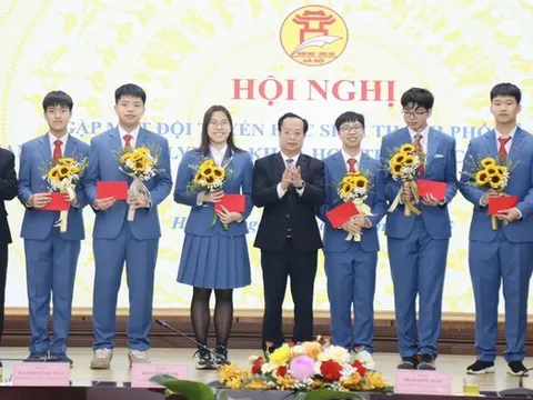Sáu học sinh Hà Nội thi Olympic Khoa học trẻ quốc tế