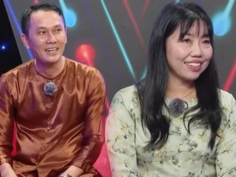 Nói chuyện vui vẻ, người đàn ông bất ngờ từ chối hẹn hò khiến mẹ 3 con hụt hẫng