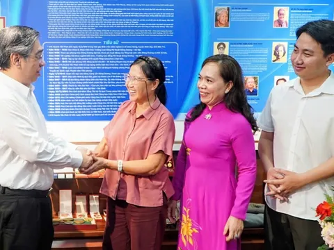 Lãnh đạo TP HCM thăm gia đình cố kiến trúc sư Huỳnh Tấn Phát và cố bác sĩ Phùng Văn Cung