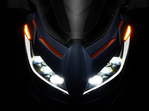 Xe ga chuyên phượt của Honda vừa về VN đã gặp khó: Đối thủ ra mắt 2 xe 'trang bị tận răng' giá rẻ hơn