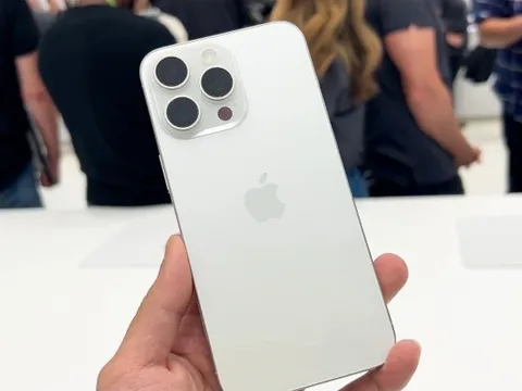 5 chiếc iPhone cũ đáng xuống tiền nhất cuối năm 2025