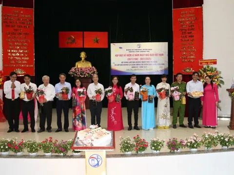 Trung tâm Chính trị Phường Xuân Hòa kỷ niệm 43 năm Ngày Nhà giáo Việt Nam
