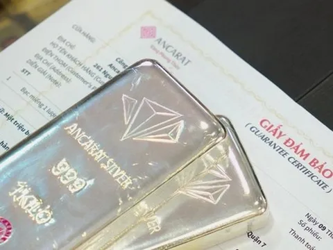 Giá bạc quay trở lại mốc 2 triệu đồng/lượng