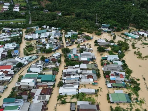 Nhiều đại học ở TP.HCM giảm học phí, khẩn cấp hỗ trợ sinh viên