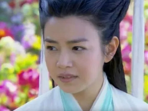 Tiểu Long Nữ xấu nhất màn ảnh: Bỏ bằng đại học Mỹ để theo nghệ thuật