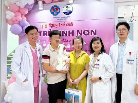Kỳ tích nuôi dưỡng trẻ sinh cực non chỉ 640 gram tại Bệnh viện Hùng Vương
