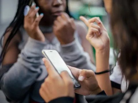 Hệ quả tâm lý khủng khiếp từ video bạo lực, tiêu cực