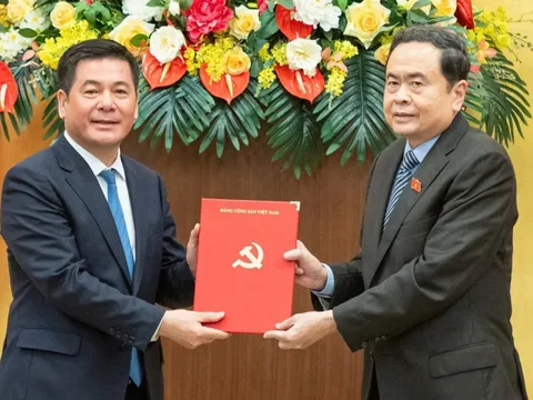 Bộ trưởng Bộ Công Thương Nguyễn Hồng Diên giữ chức vụ mới tại Quốc hội